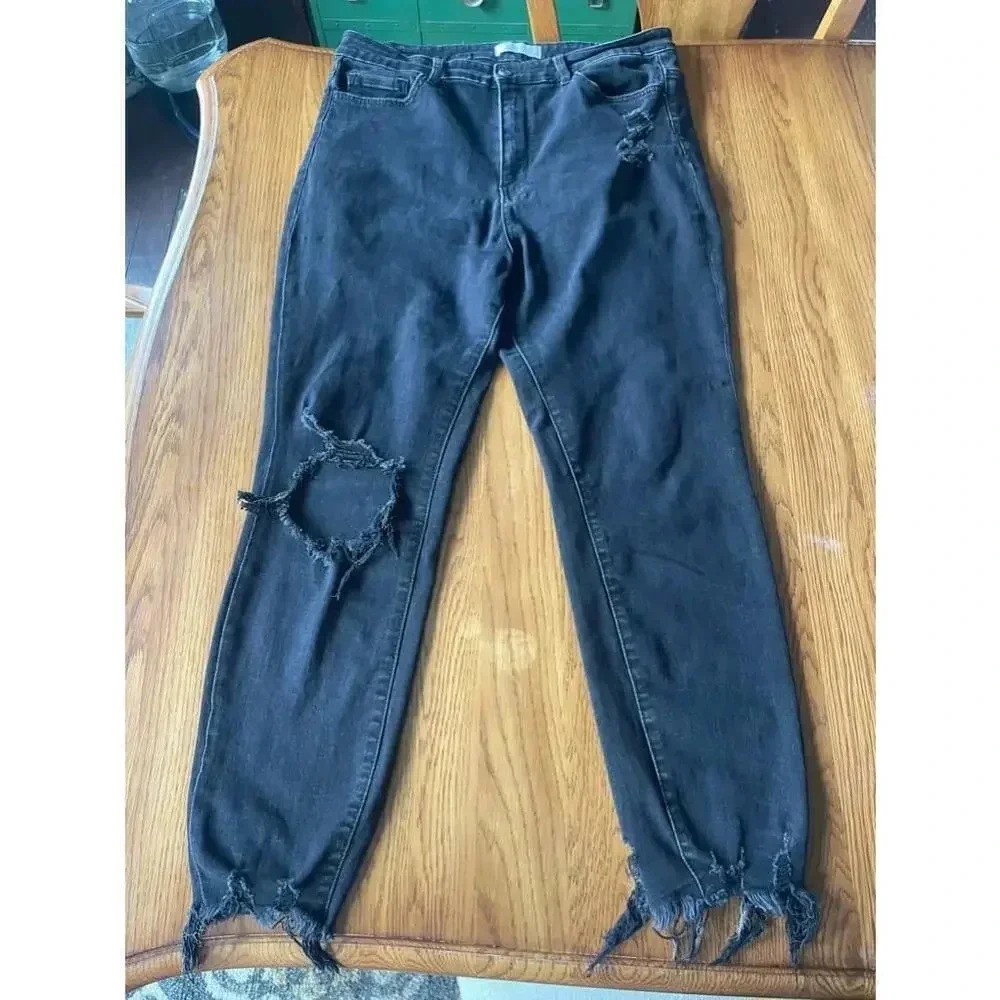 Women's Vervet by Flying Monkey Black Distressed Jeans Size 32 Bin B